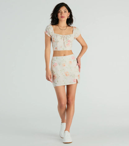 Prettiest Vibe Puff Sleeve Floral Woven Crop Top