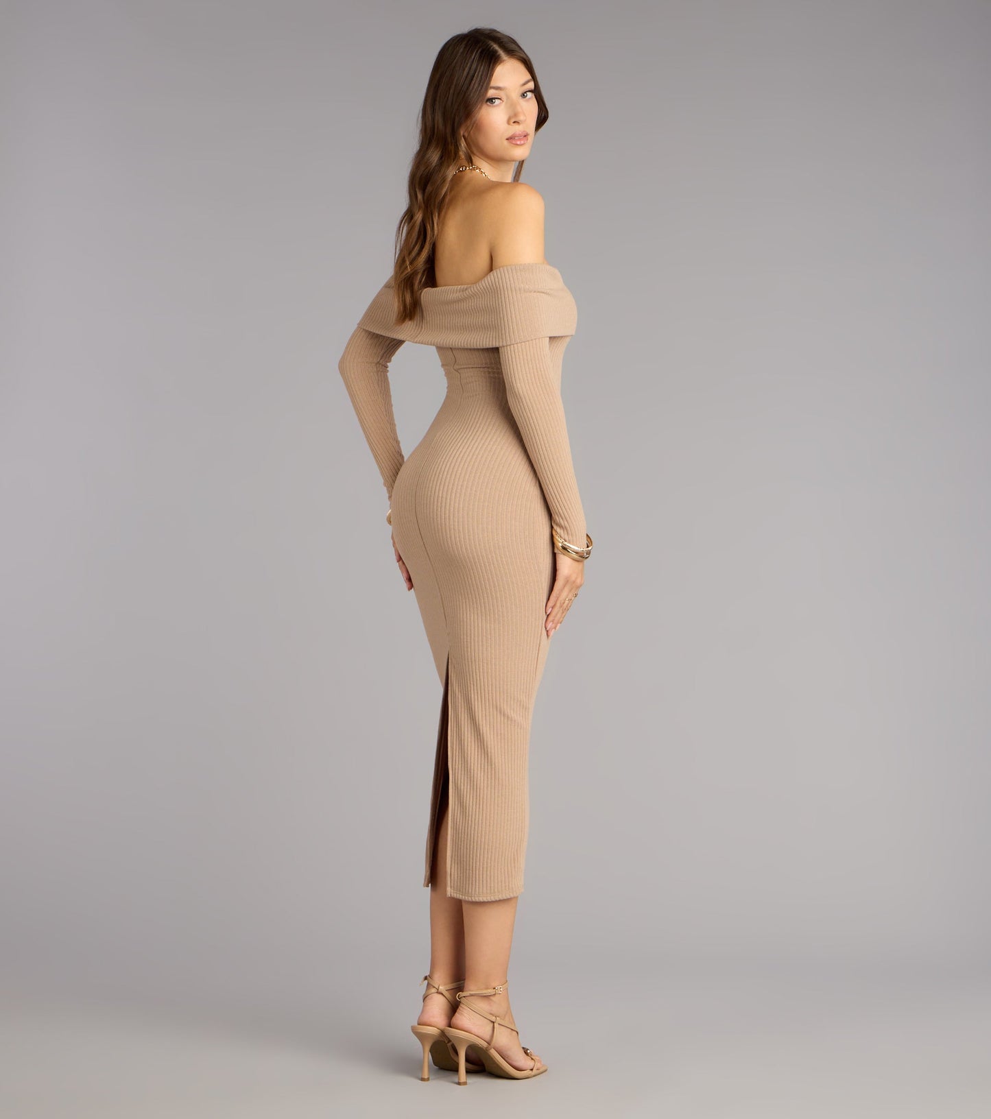 Effortless Aura Long Sleeve Midi Dress