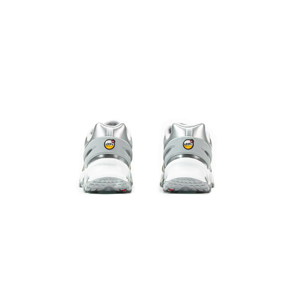 W Air Max DN8 (Wolf Grey/Metallic Silver)