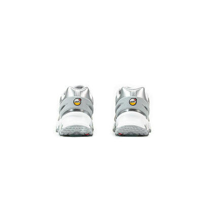 W Air Max DN8 (Wolf Grey/Metallic Silver)